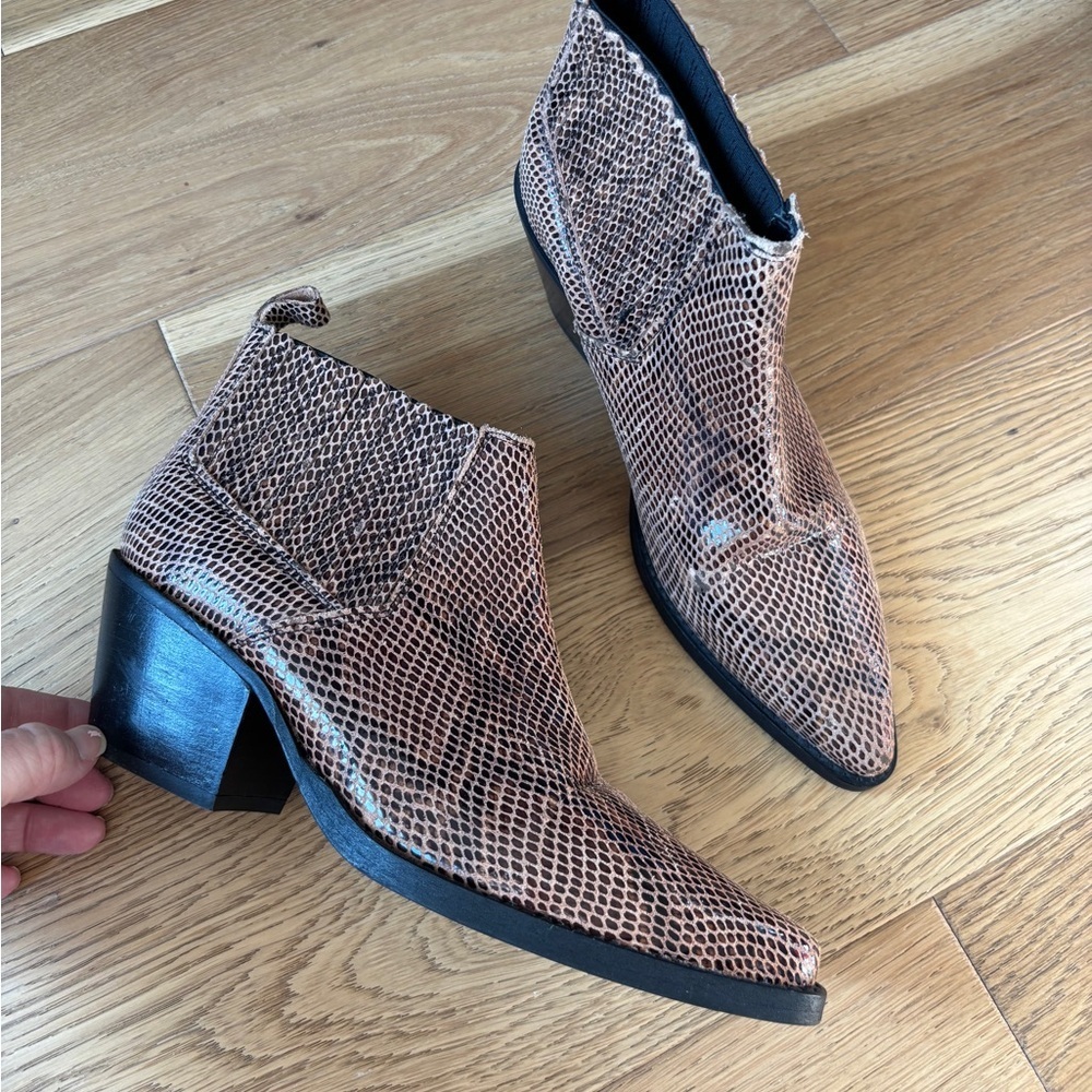 MNG mango snake skin ankle cowboy boots made in spain womens 38/8